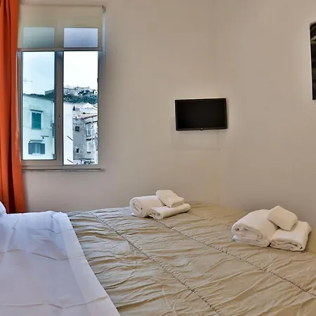 Guesthost - Terrazzino Spagnolo Panoramic Neapol